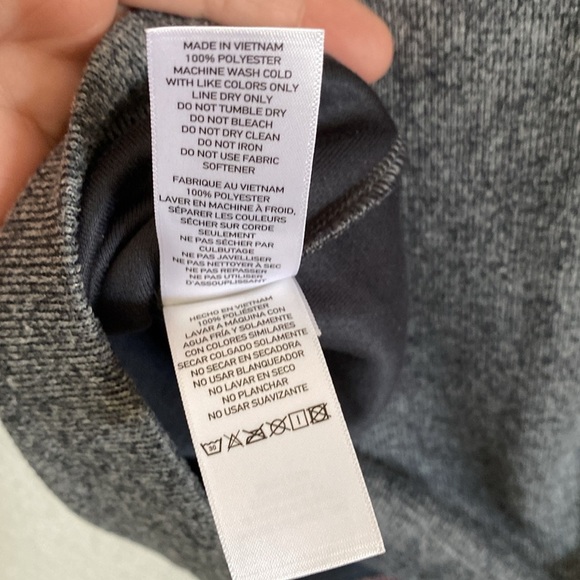 RHONE Men’s 1/4 Zip Gray Pullover Sweater Size M - Picture 7 of 7